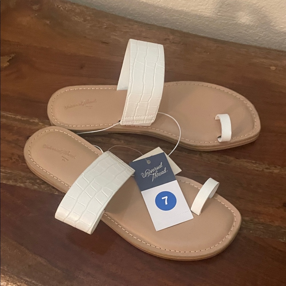 Universal Thread White Toe Ring Flat Sandals Croc Embossed NWT Size 7 - Picture 8 of 10